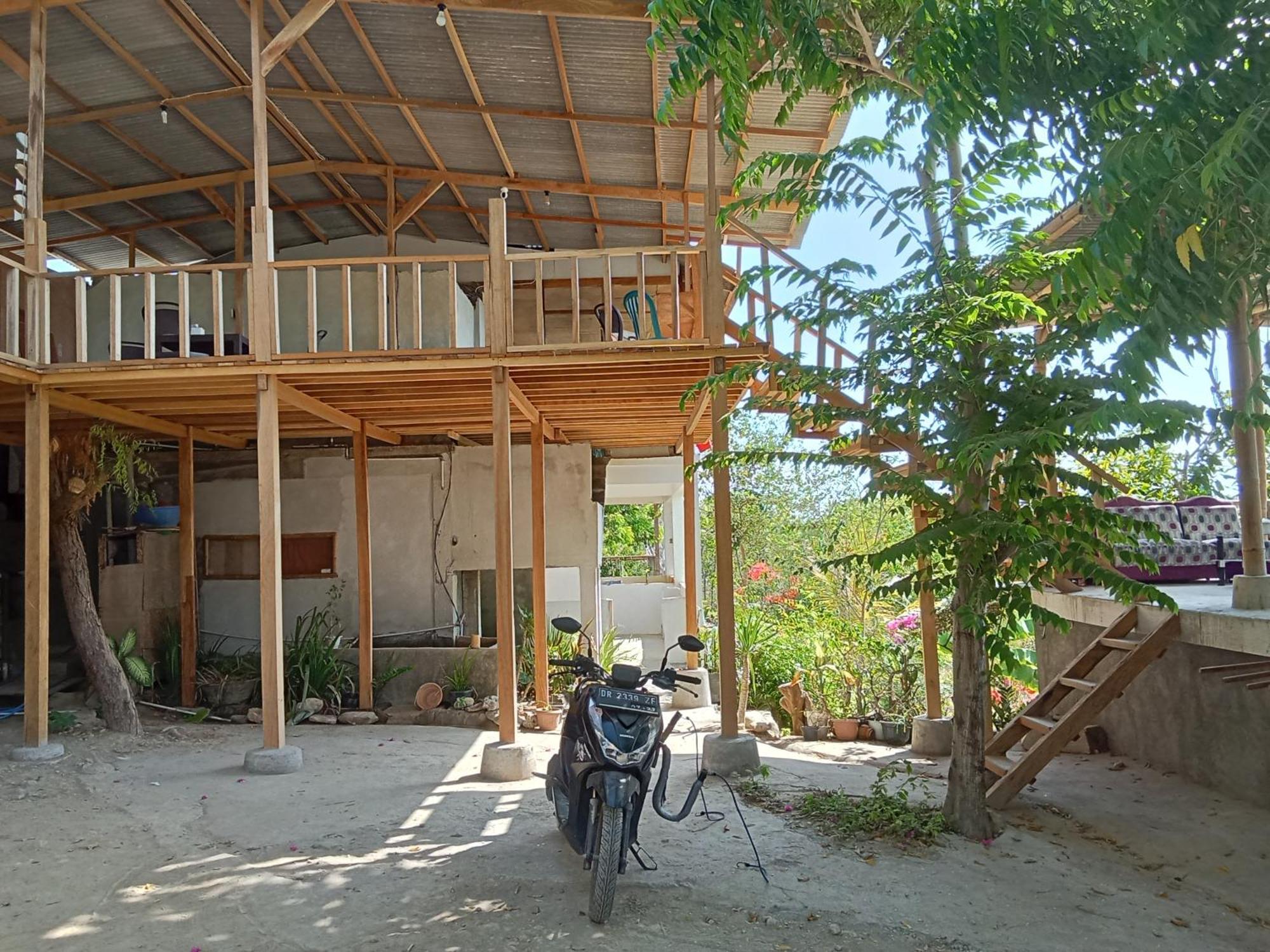 Feby'S Homestay Ekas ภายนอก รูปภาพ